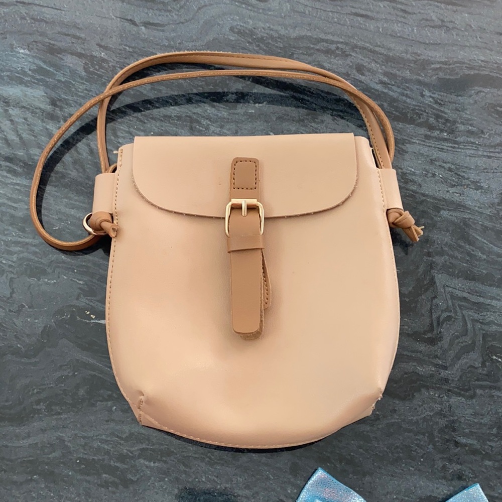 beige purse